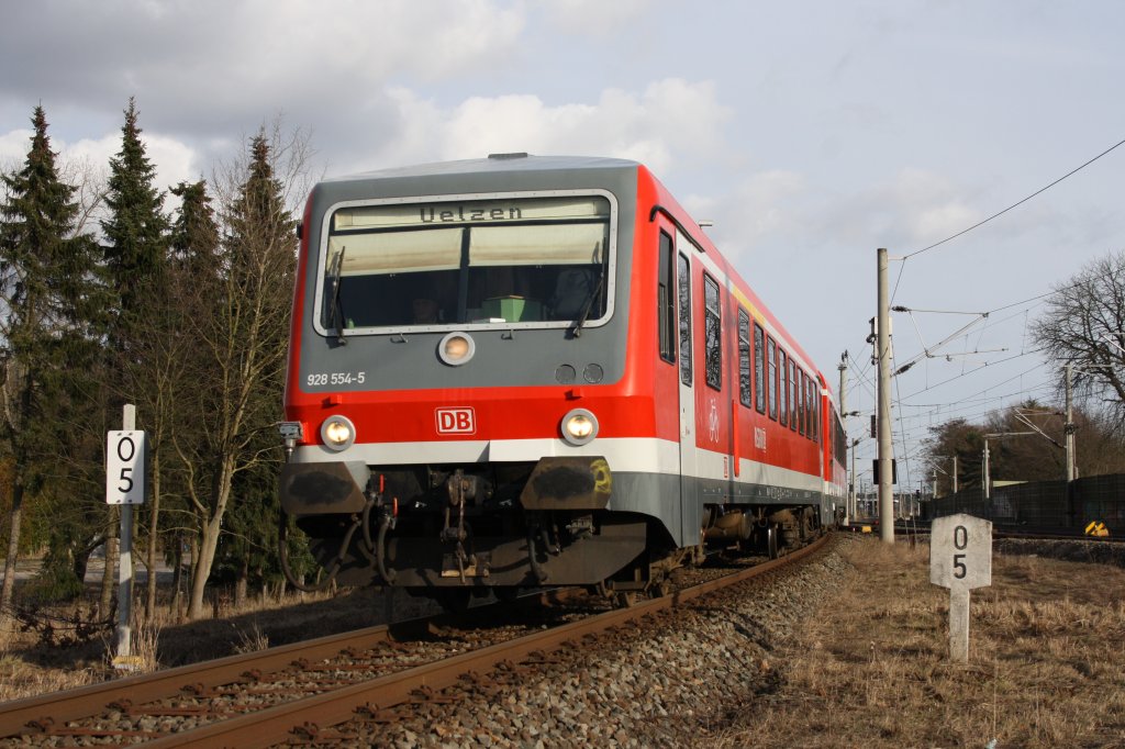 628/928 554 verlassen als RB von Braunschweig nach Uelzen am 01.03.2010 Gifhron