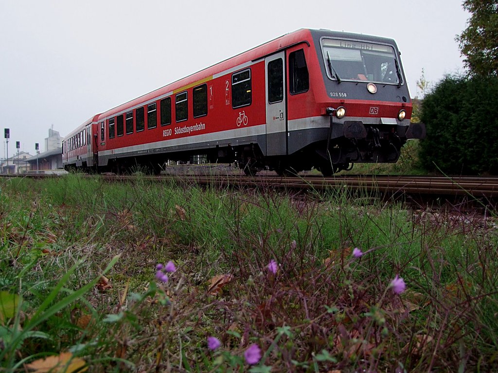 628�928 558 eilt am nebeligem Sonntagmorgen als REX5993 in die Ober�sterreichische Landeshauptstadt;101003