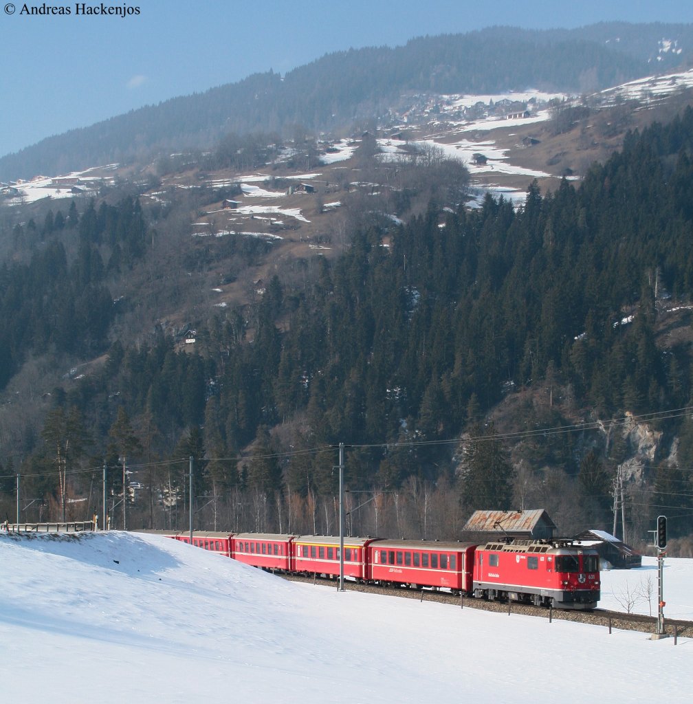 631  der Rhb mit dem RE 1253 (Disentis/Muster-Scuol-Tarasp) bei Ilanz 14.2.10