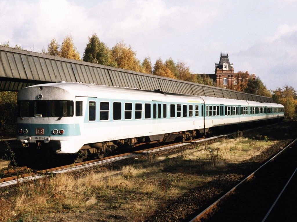 634 653-0, 924 431-0, 924 406-2, 624 643-3 mit RB 64 12770 Mnster-Gronau auf Bahnhof Gronau am 31-10-1999. Bild und scan: Date Jan de Vries.