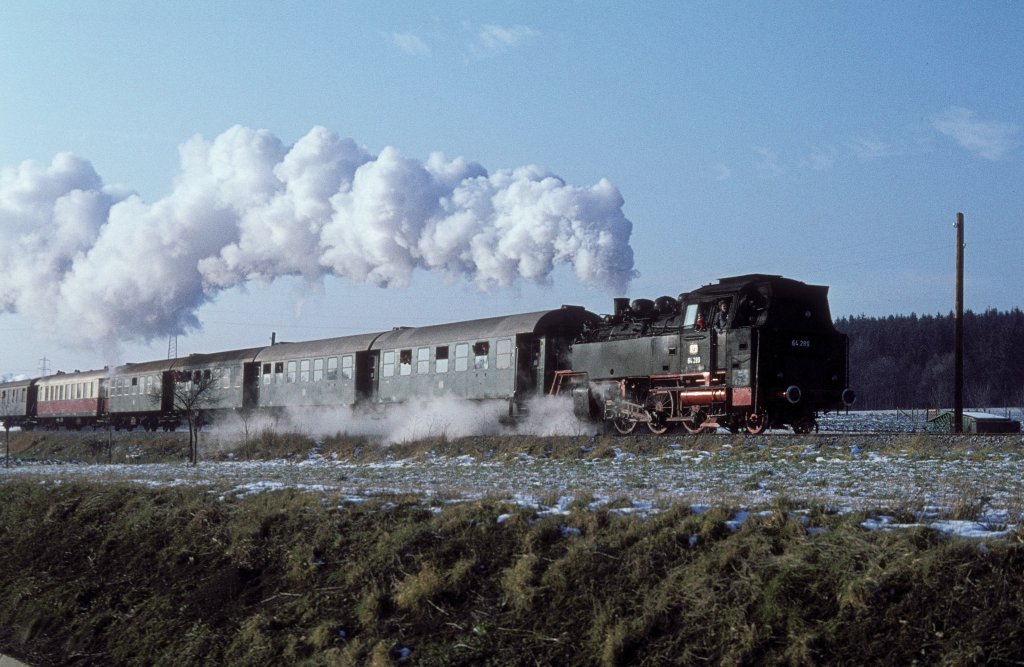 64 289  bei Reutlingen  03.12.77