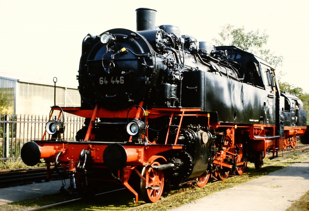 64 446 auf der Fahrzeugschau  150 Jahre deutsche Eisenbahn  vom 3. - 13. Oktober 1985 in Bochum-Dahlhausen.