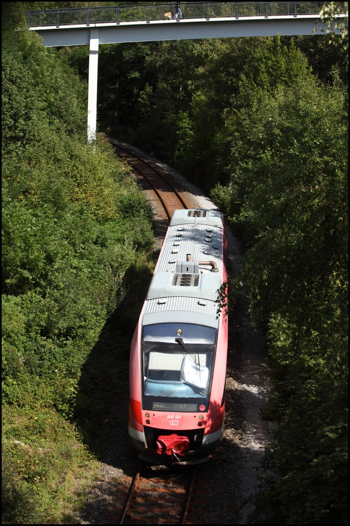 640 001 ist zwischen Attendorn und Kraghammer als RB92  Biggesee-Express  nach Olpe unterwegs. (04.09.2010)
