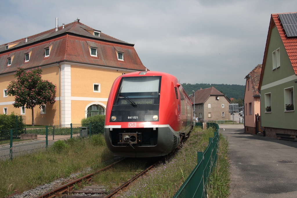 641 021 als RB16011 bei Hp Bad Berka Zeughausplatz am 24.05.2012. 