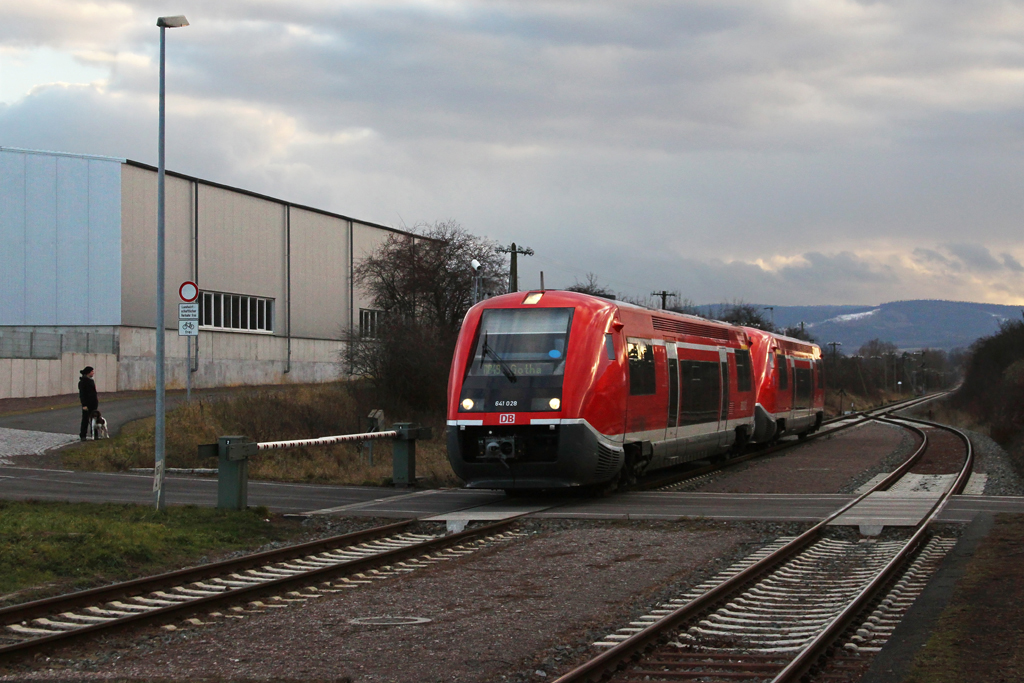 641 028 bei der Einfahrt in Emleben. 10.12.2011.