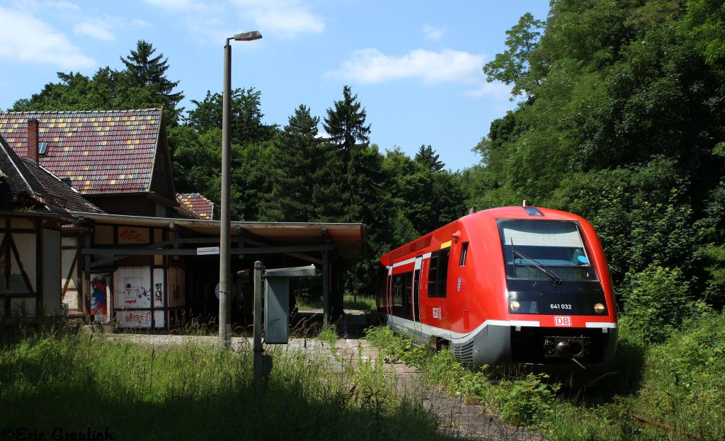 641 032 am 08.07.13. in Tabarz Reinhardsbrunn mit einer RB von Frttstedt nach Friedrichsroda. 