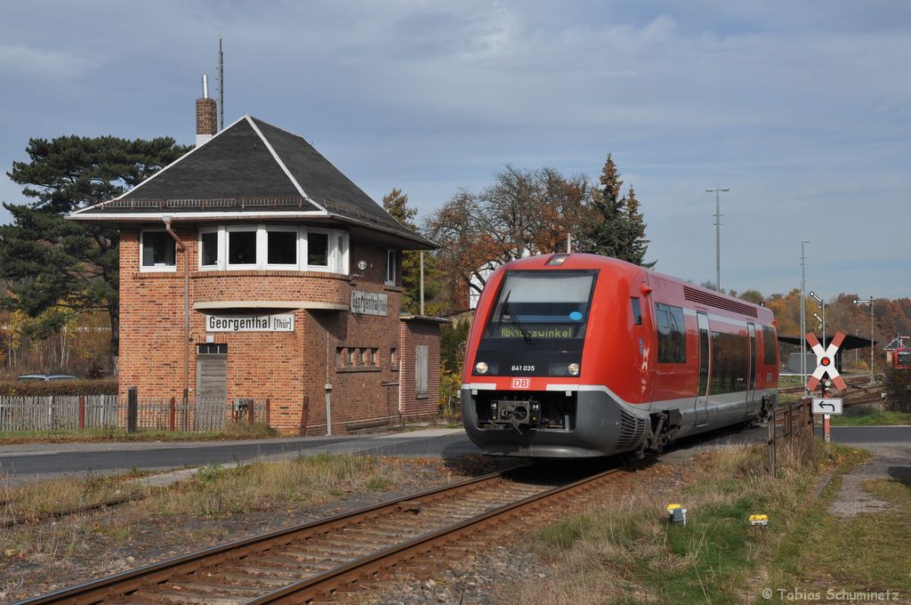 641 035 am 05.11.2011 bei der Ausfahrt aus Georgenthal