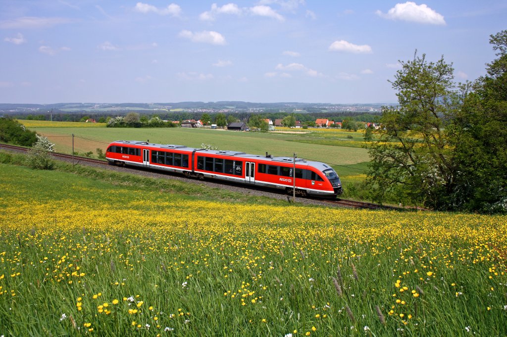 642 115 ( Amorbach ) als RB58727 Nrnberg-Nordost - Grfenberg zwischen Kalchreuth und Grogeschaidt, 30.4.011.