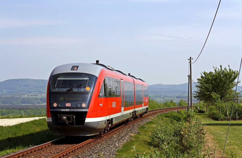 642 115 ( Amorbach ) als RB58772 Grfenberg - Nrnberg-Nordost in Kalchreuth, 30.4.011.