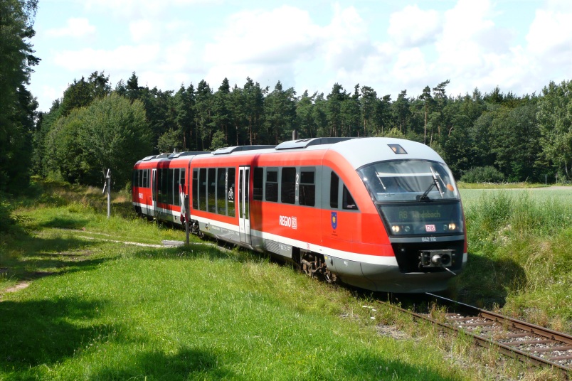 642 116 als Regionalbahn nach Windsbach am 25.7.09 zwischen Wicklesgreuth und Petersaurach. (Weitere Bilder der KBS 921 siehe www.loehe-express.de)