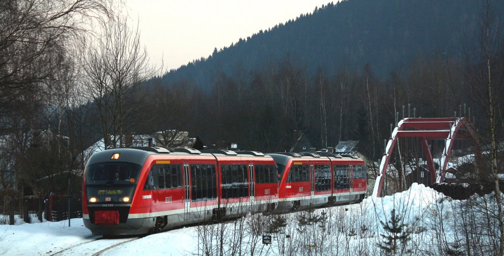 642 130 und 642 178 als RE26078  Skizug  Graslitz - Leipzig in Klingenthal, 4.2.012. Mit etwa 20 Minuten Versptung kam der Zug aus der Tschechei.