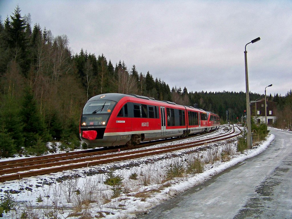 642 179 und 642 046 als RE26231 in Zwotental, 26.12.09.