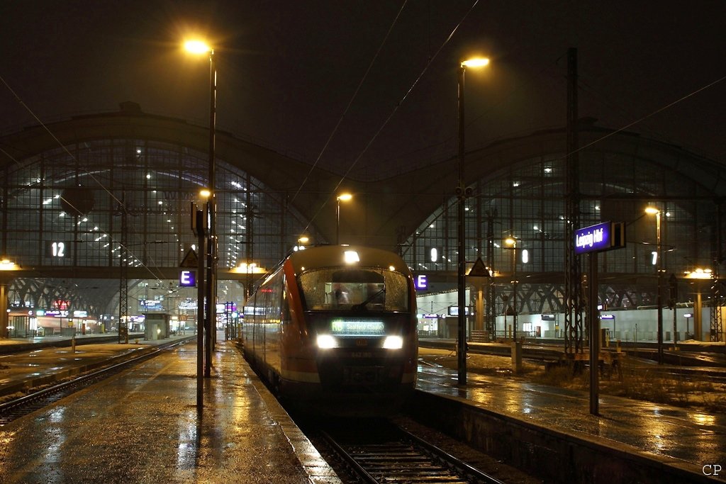 642 180 steht am 19.2.2010 in Leipzig Hbf. Ziel der RB ist Saalfeld.