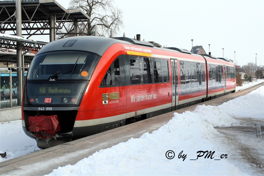 642 699 als RB Stendal-Rathenow kurz vor seiner Abfahrt am 16.02.2010 im Bahnhof von Stendal