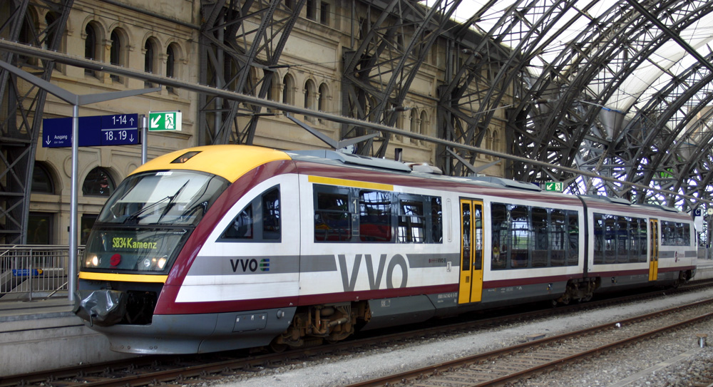 642 842 erreichte soeben als SB 34 den Dresdner Hbf und fhrt in wenigen Minuten nach Kamenz zurrck. 21.08.2011