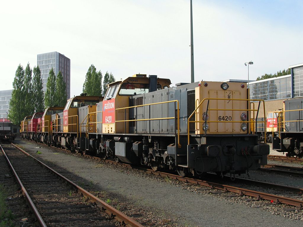 6420, 6489, 6406, 6404 und 6407 auf Bahnbetriebswerke Rotterdam Feijenoord am 6-5-2010.