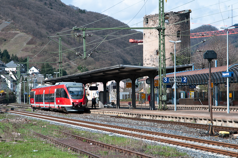 643 007 am 1. April 2010 in Boppard Hbf.