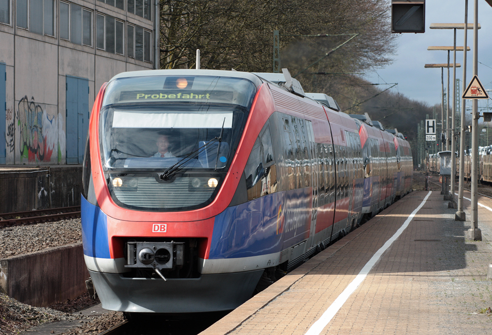 643 209, 643 205 und 643 215 von Dsseldorf Abstellbahnhof nach Aachen Hbf als 73531 auf berfhrungsfahrt bei der Durchfahrt in Aachen West. Viele Gre an den Tf. 3.4.10