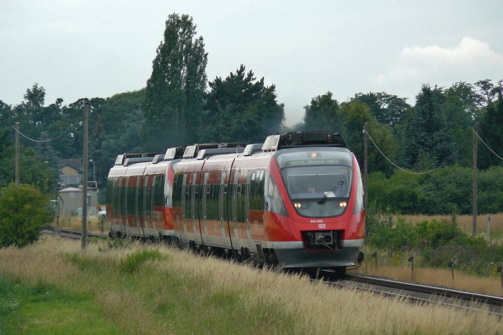 644 009 mit einer RB23 hinter Odendorf auf der Fahrt durch die  Wallachei . (24.6.2011)