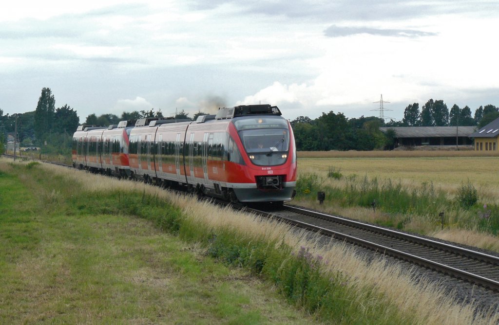 644 009 mit einer RB23 hinter Odendorf auf der Fahrt durch die  Wallachei . (24.6.2011)