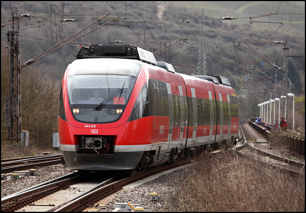 644 019 ist auf dem Weg von Trier nach Gerolstein. (Pfalzel am 02.04.2010)