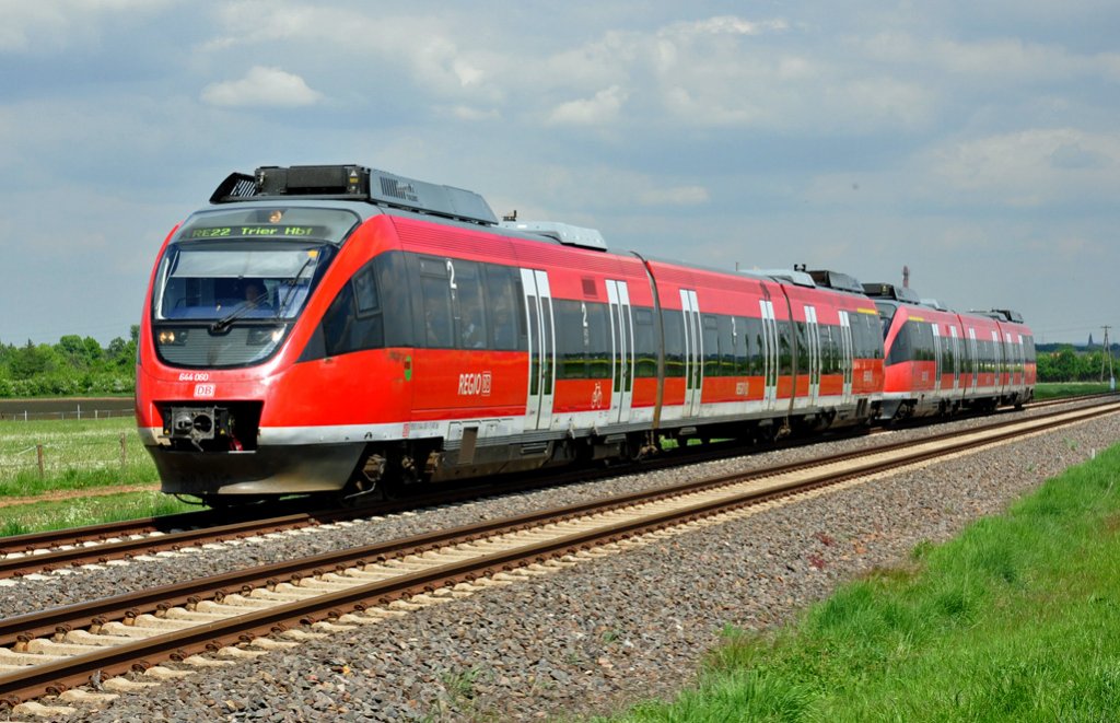 644 060 RE22 nach Trier bei Eu-Wikirchen - 04.05.2011
