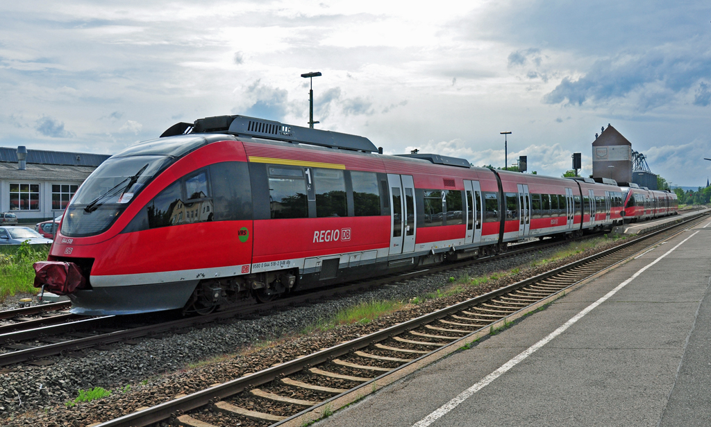 644 518 Talent im Bahnhof Mechernich.  Eifelbahn  nach Kln-Deutz - 09.06.2010