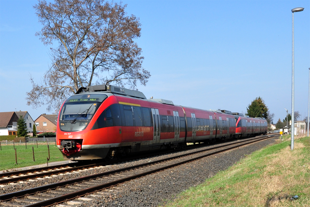 644 547 RE22 nach Trier bei Derkum - 16.03.2012