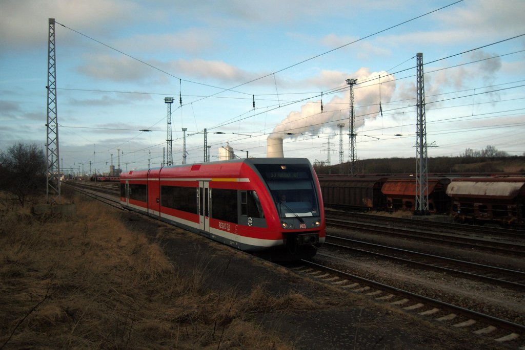 646 519 war am 09.02.2011 auf der S3 in Rostock zwischen Hbf und Seehafen-Nord unterwegs. Hier am Hp Toitenwinkel (da wo die  toiten  E40er stehen)