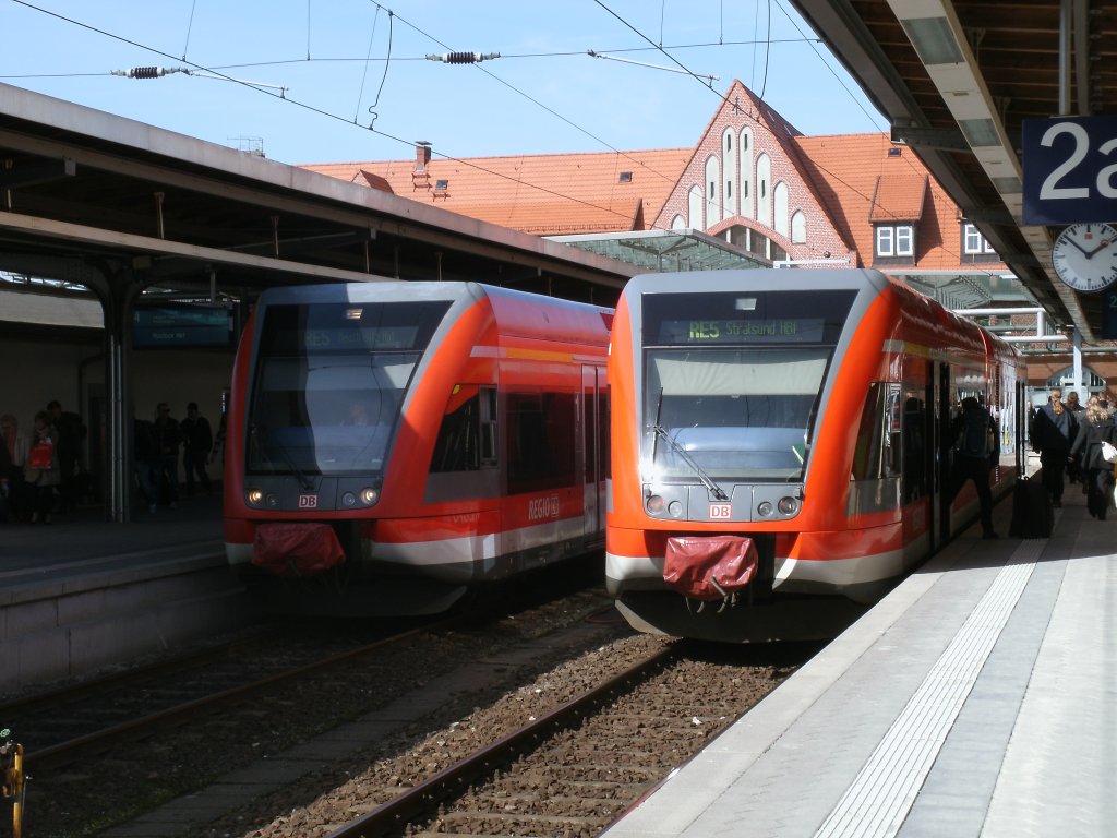 646 Treffen am 01.April 2011 in Stralsund:links 646 005 nach Neustrelitz w�hrend rechts 646 020 aus Neustrelitz kam.