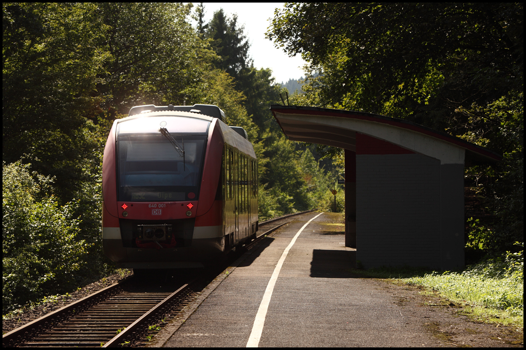 648 001 durchfhrt Attendorn-Hohenhagen in Richtung Olpe. (04.09.2010)