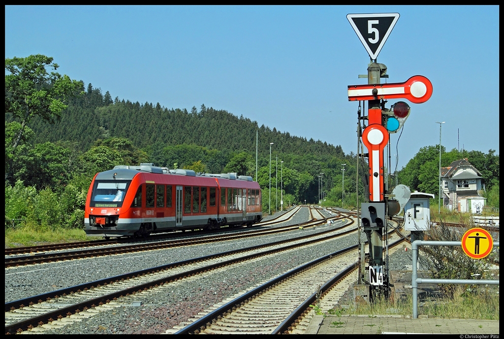 648 272 erreicht am 15.8.2012 als RB 14211 den Bahnhof Goslar. Nach kurzen Aufenthalt fhrt der Zug weiter nach Bad Harzburg.