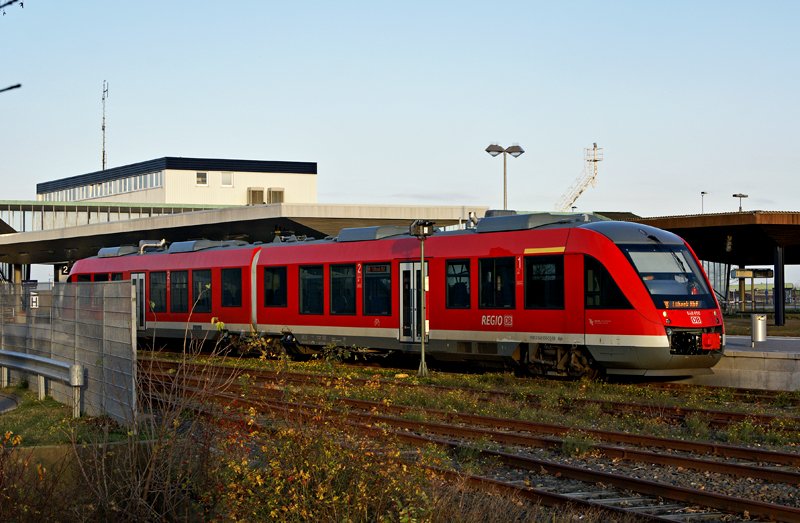 648 350 wartet am 15.11.2009 in Puttgarden auf die Abfahrt als RB nach Lbeck Hbf.
