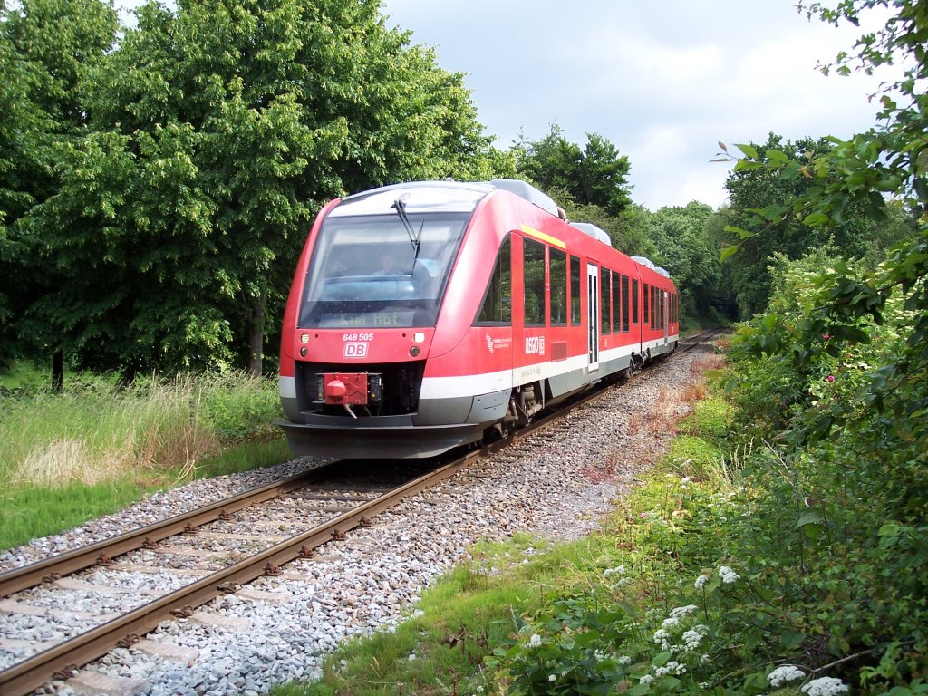 648 505 am 23.06.12 am B Kiel-Elmschenhagen Preetzer Chausee auf dem Weg vom Schnberger Strand nach Kiel HBF. (Sonderfahrplan zur Kieler Woche in Erinnerung an Hein Schnberg)