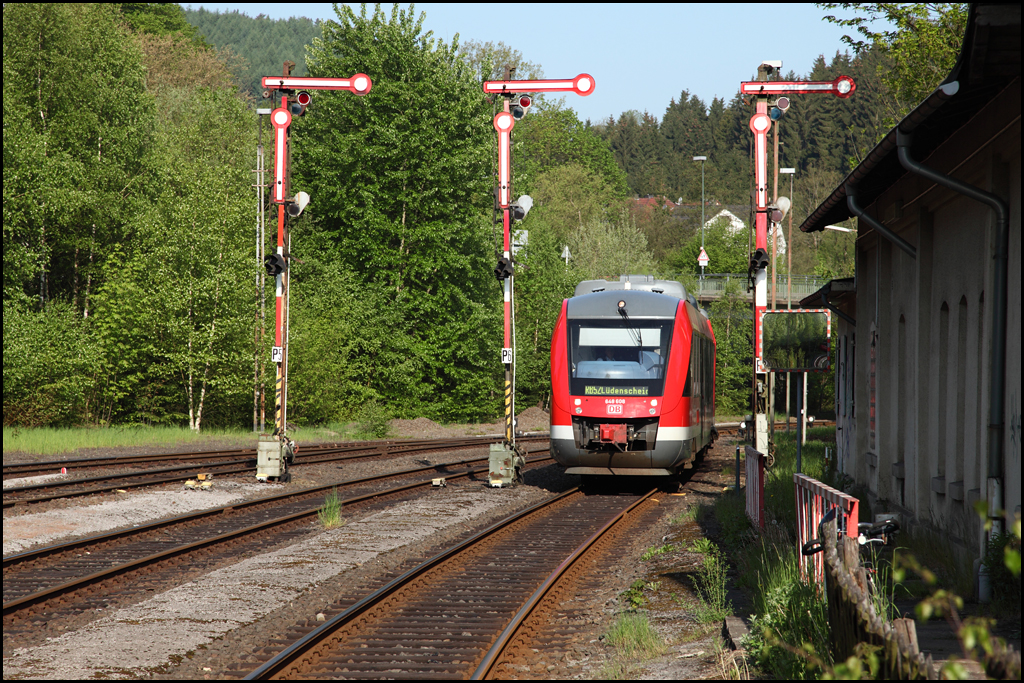 648 608/108 erreicht als RB52  VOLMETALBAHN  den Bahnhof Brgge(Westf). (21.05.2010)