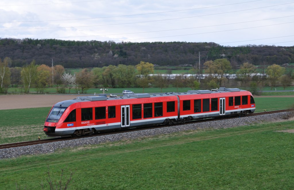 648er Triebzug ungefhr einen Kilometer vor dem Bahnhof Neustadt Aisch.