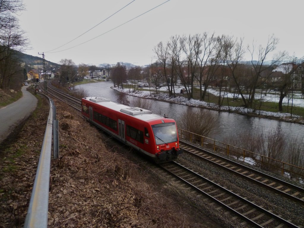 650 005 bei der Durchfahrt in Remschtz am 17.03.13.