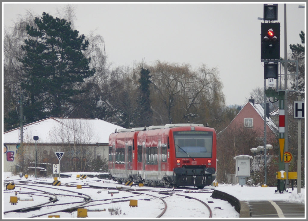 650 201 und 650 318 auf dem kurzen Weg zwischen Stadt und Hafen. (02.12.2010)