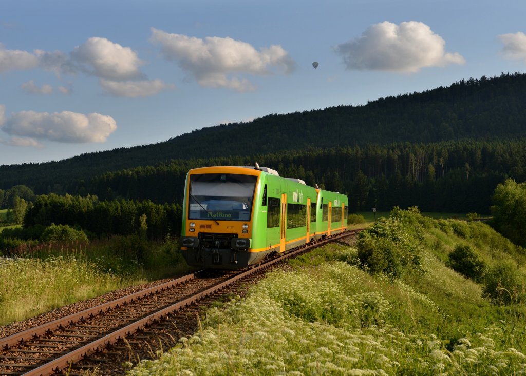 650 662 (VT 27) + 650 653 (VT 18) als RB nach Plattling am 30.06.2013 bei Rohrbach.