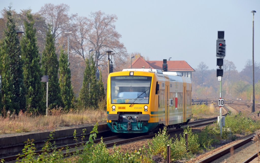 650.085 der ODEG wurde am 05.11.11 aus dem Bw geholt um sp�ter als OE nach Hoyerswerda zu fahren. Fotografiert bei der Einfahrt in G�rlitz.