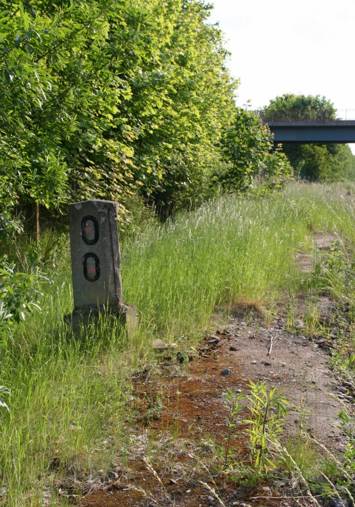 6.5.2010 Seefeld, Wriezener Bahn. Km 0,0 des stillgelegten Anschlusses zum PCK / Elf - Tanklagerbetrieb.