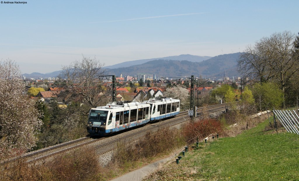 654 017-2 und 014-0 als RB 26613 (Freiburg(Breisgau) Hbf-Mnstertal(Schwarzwald)) bei Freiburg 2.4.12