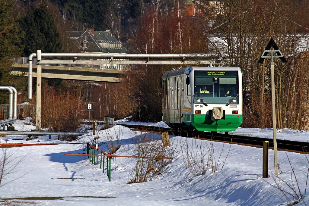 654 038 (VT38) als VBG20822 (Falkenau - ) Graslitz - Zwickau in Klingenthal, 25.2.011.