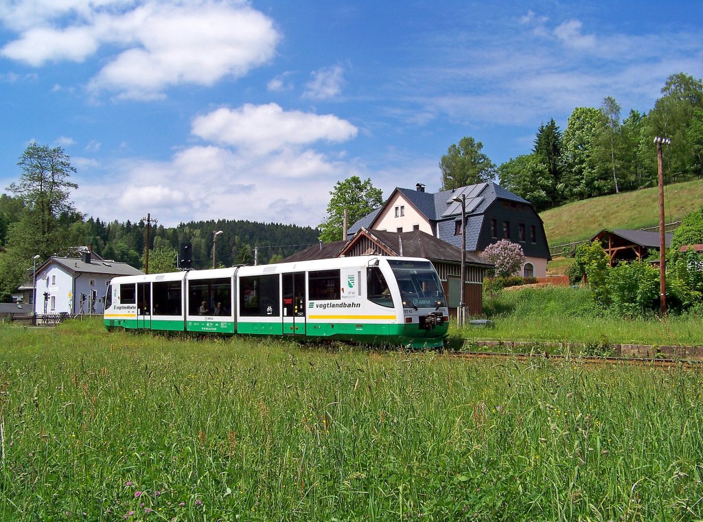 654 043 (VT43) als VBG83119 in Zwota-Zechenbach, 13.6.010.