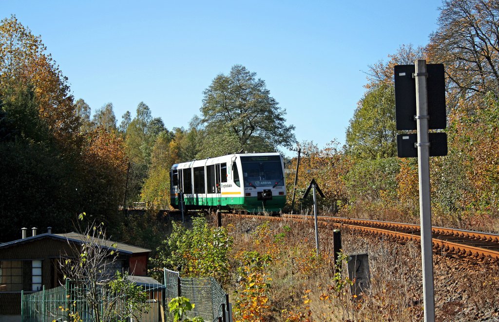 654 045 (VT45) als VBG83120 (Falkenau - ) Graslitz -Zwickau in Zwota-Zechenbach, 10.10.010.