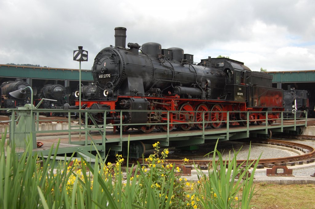 657 2770 am 12.06.2011 auf der Drehscheibe des Lokparks Ampflwang