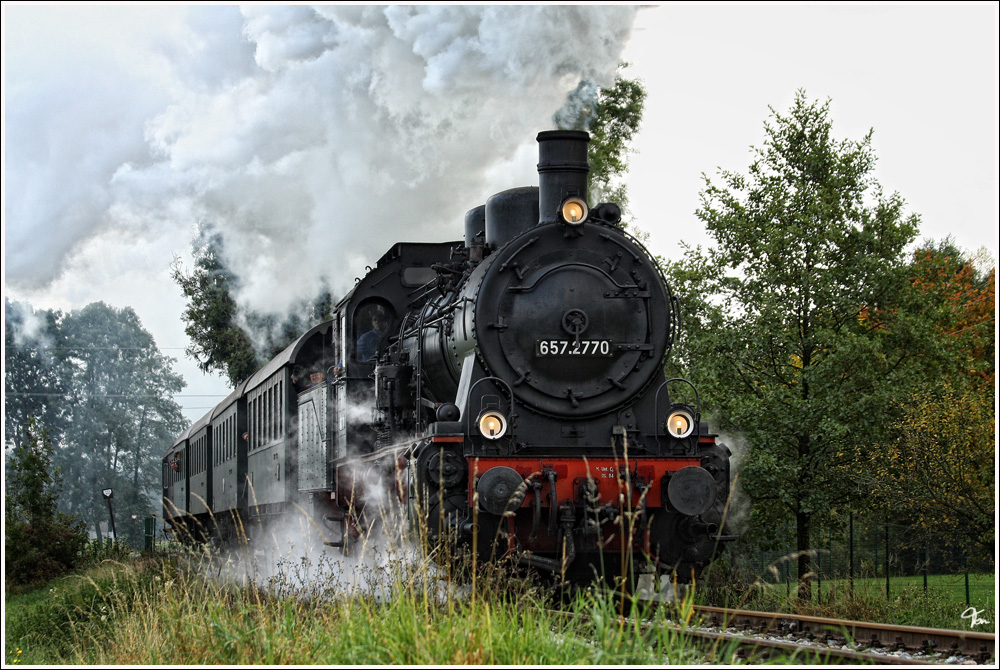 657.2770 in voller Fahrt auf der Strecke von Timelkam nach Ampflwang.
4.10.2008