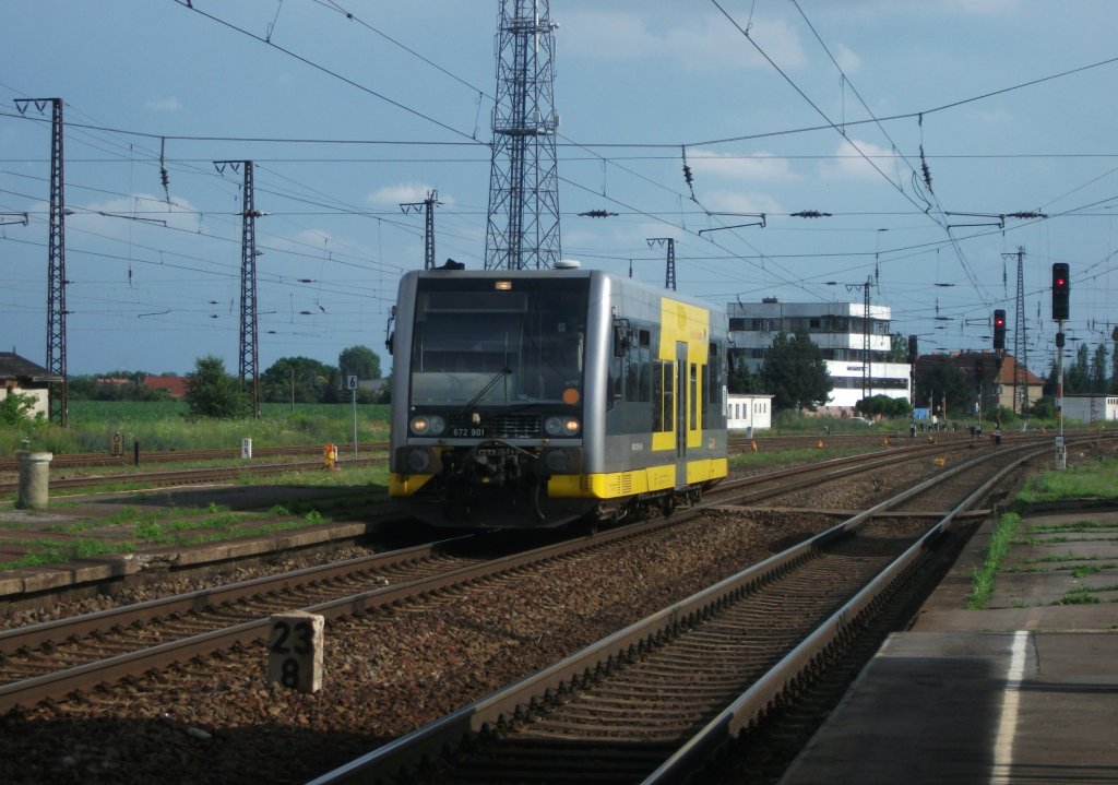 672 901 der Burgenlandbahn durchfhrt am 06.Juli 2012 als Lz durch Grokorbetha Richtung Merseburg.