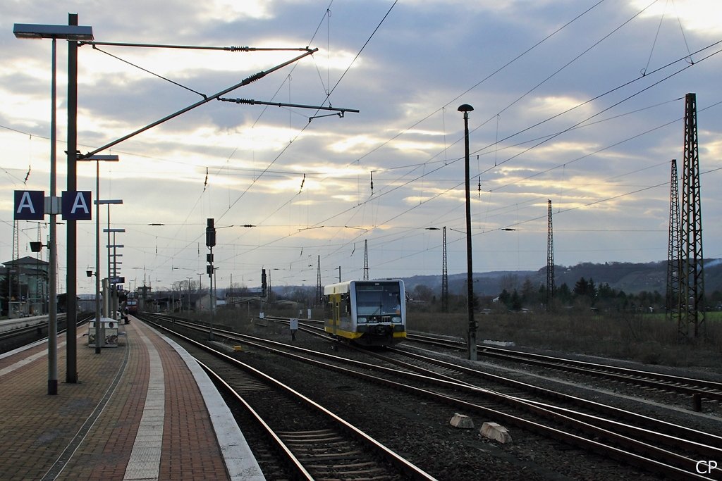 672 907 verlsst Naumburg Richtung Zeitz (via Teuchern). (26.3.2010)