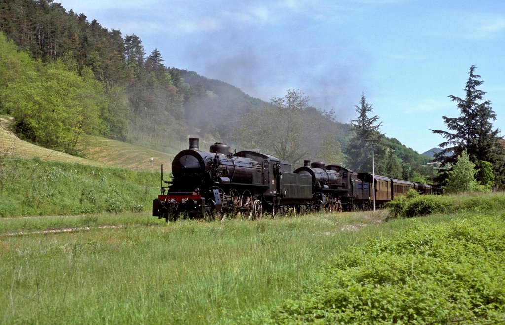 685 089 + 685 196  S. Martino in Gattara  09.05.09